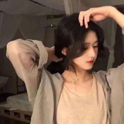 云边有个小卖部